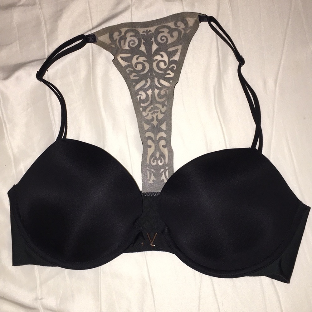 Never been worn Victoria’s Secret push up bra